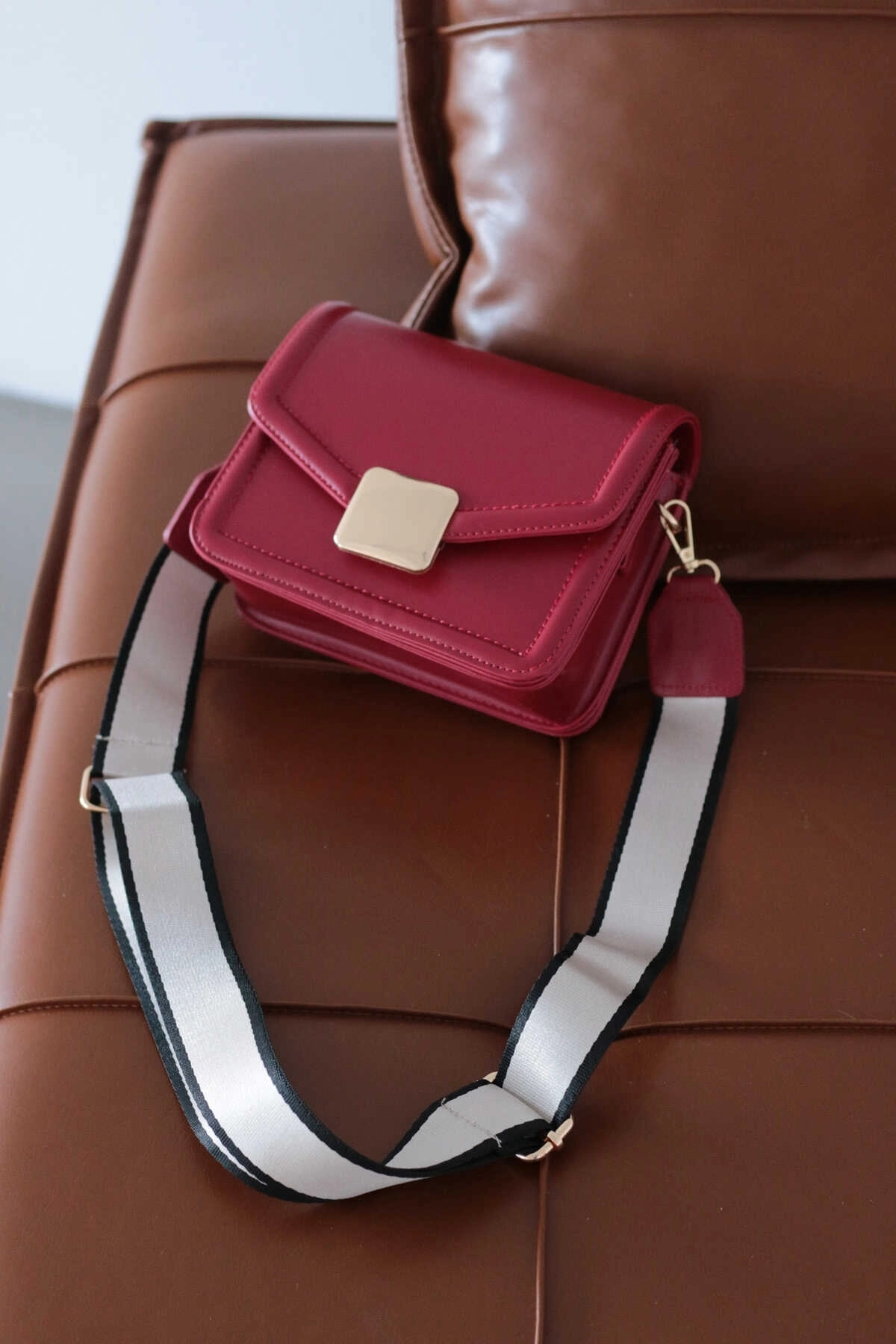 Kapaklı Çok Bölmeli Çanta Cherry Red - 3