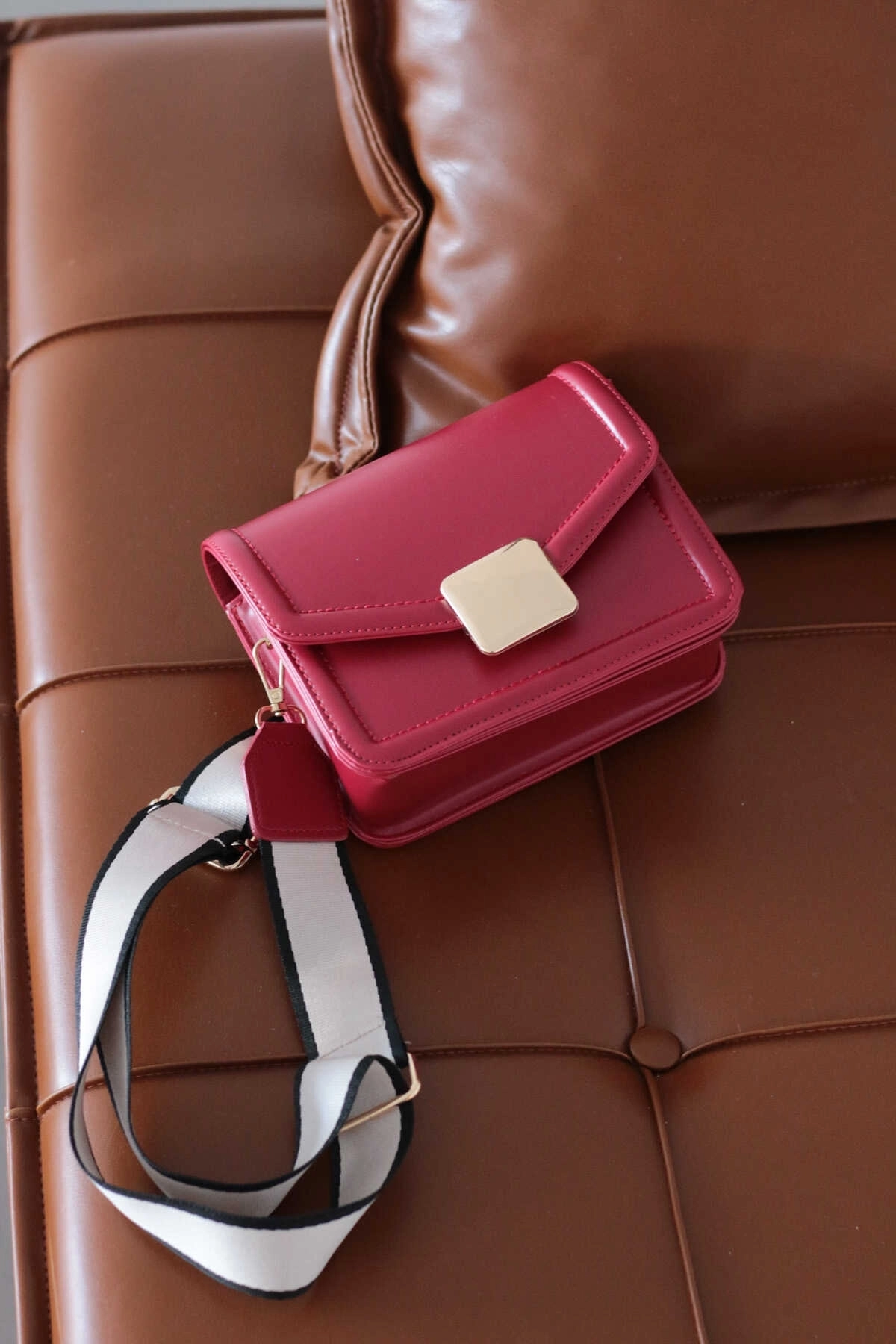 Kapaklı Çok Bölmeli Çanta Cherry Red - 4